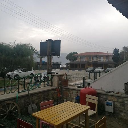 Tashan Otel Foça Esterno foto