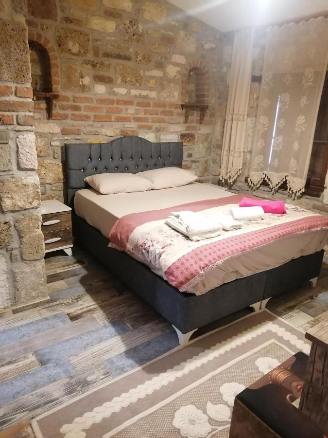 Tashan Otel Foça Esterno foto