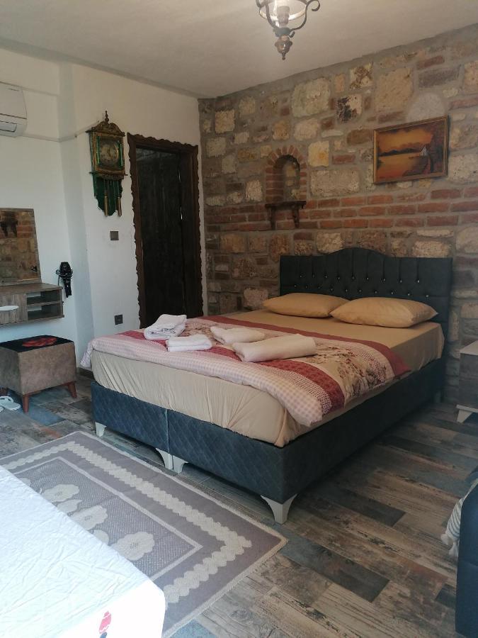 Tashan Otel Foça Esterno foto